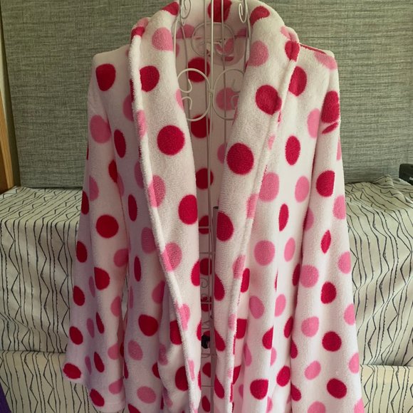 Ulta Beauty Other - Women's Fuzzy Robe Like New!